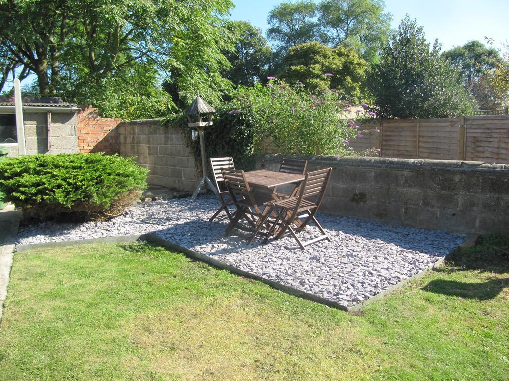 Cottage On The Green Brackley  Room photo